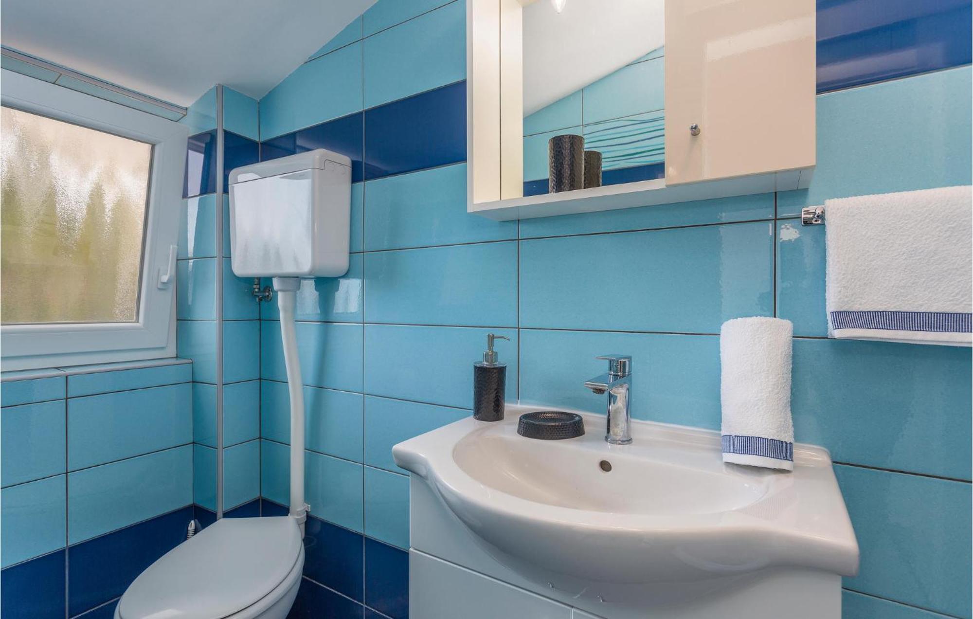 Nice Apartment In Krk With Wifi Risika Ngoại thất bức ảnh